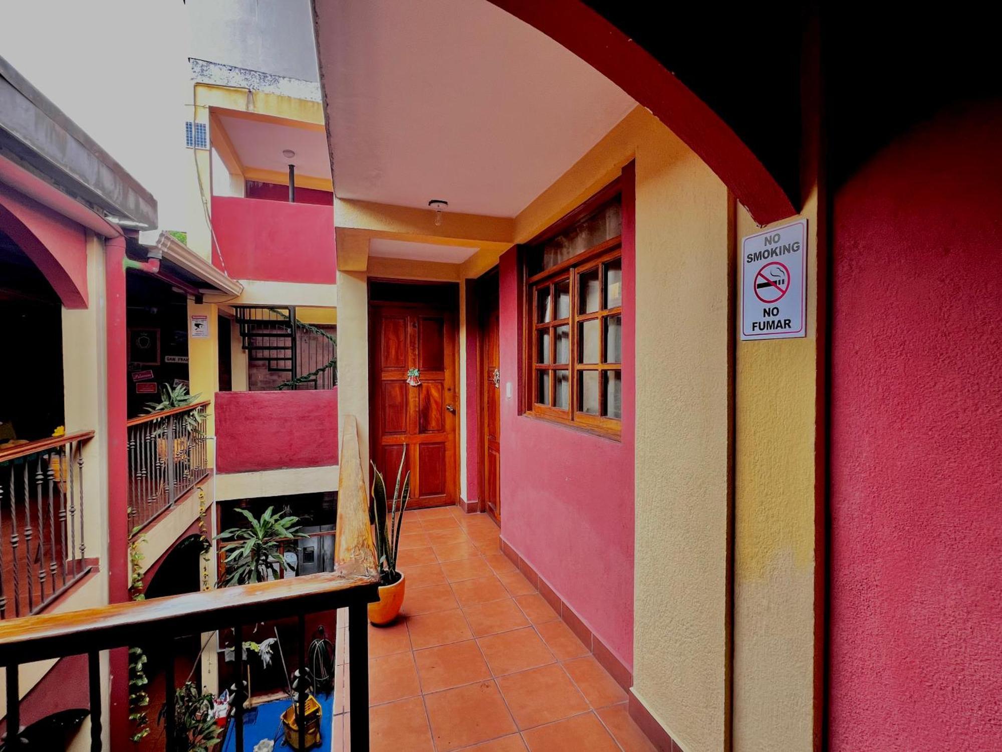 Hostal Lolita'S Boutique غرناطة المظهر الخارجي الصورة